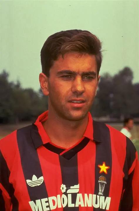 意大利足球传奇:意甲赛场风采绽放,士气大振 意大利足球传奇:意甲赛场风采绽放,士气大振