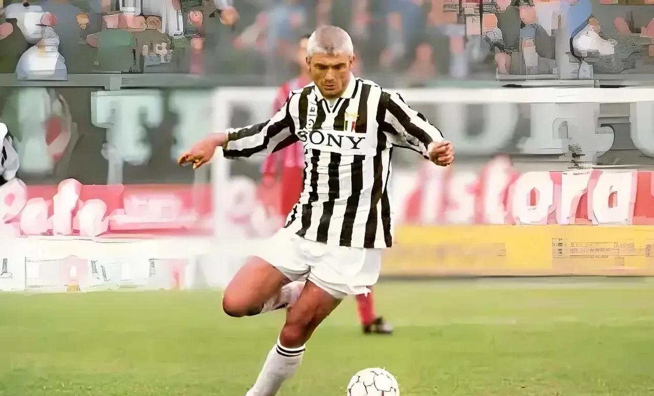 意大利足球传奇:意甲赛场风采绽放,士气大振 意大利足球传奇:意甲赛场风采绽放,士气大振