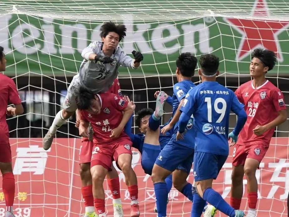 包含战术调整令球队在比赛中赢得良好表现，势不可挡的词条