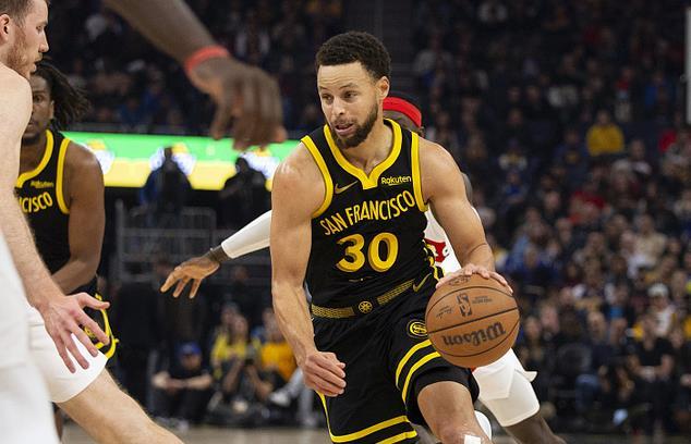 包含战术调整令球队在比赛中赢得良好表现，势不可挡的词条