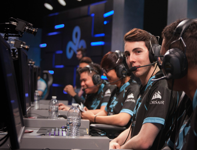 CLG血洗FLY，Bin开启传奇时刻宿命之战半决赛，强势挺进下一轮的简单介绍