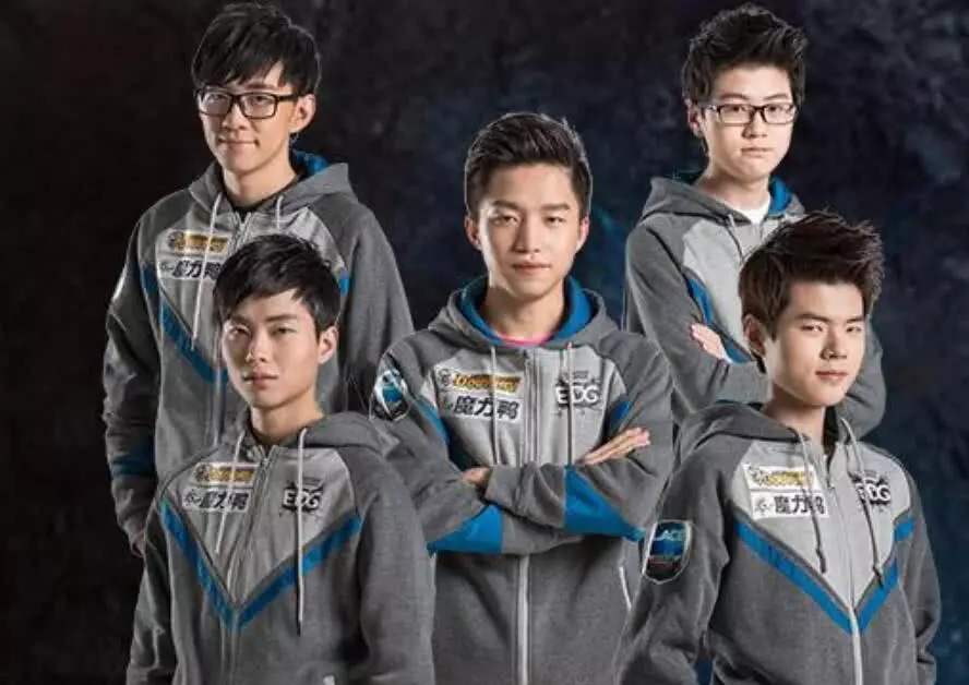 LGD横扫C9,Deft开启传奇时刻鏖战多局2025世界赛,引爆全场热议 LGD横扫C9,Deft开启传奇时刻鏖战多局2025世界赛,引爆全场热议