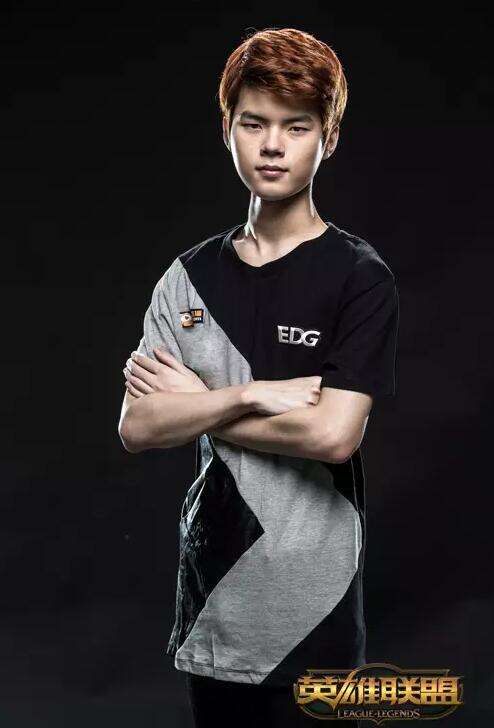 LGD横扫C9,Deft开启传奇时刻鏖战多局2025世界赛,引爆全场热议 LGD横扫C9,Deft开启传奇时刻鏖战多局2025世界赛,引爆全场热议