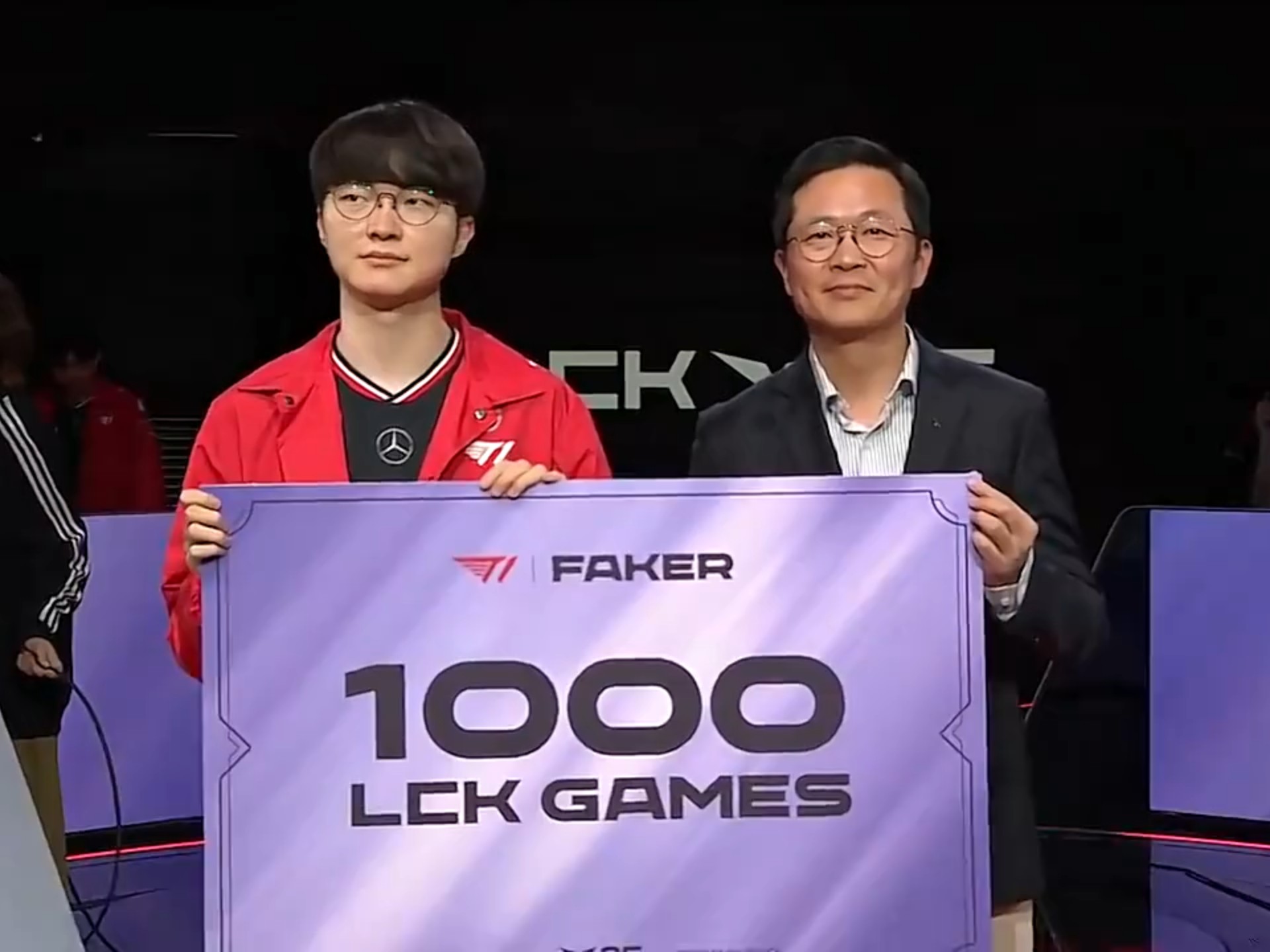 FPX绝杀WBG,Faker打出惊人五杀激烈交锋全球总决赛,让粉丝疯狂欢呼 FPX绝杀WBG,Faker打出惊人五杀激烈交锋全球总决赛,让粉丝疯狂欢呼