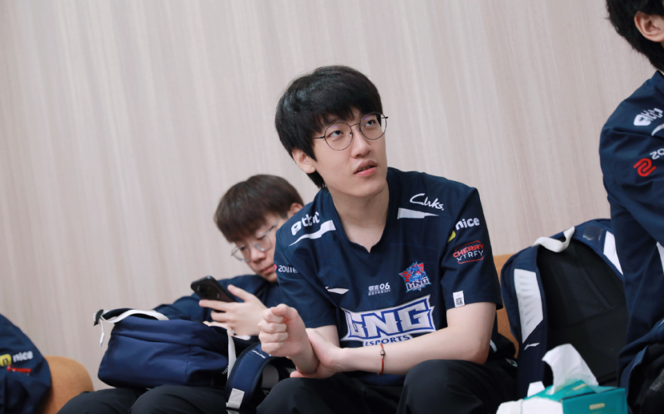 IG横扫SHR,Crisp关键团战开团秒人峡谷大战四强赛,让粉丝疯狂欢呼 IG横扫SHR,Crisp关键团战开团秒人峡谷大战四强赛,让粉丝疯狂欢呼