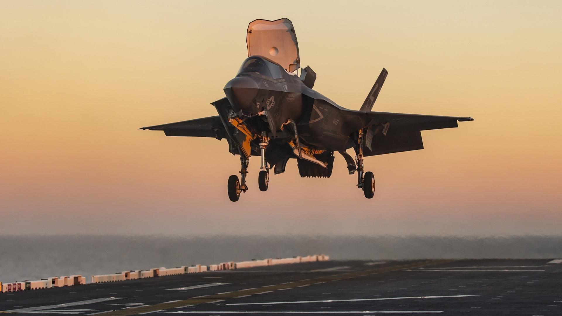 篮球铁闸启示录,戈贝尔的寂静统治力,如何映照德甲争冠夜的防守哲学?