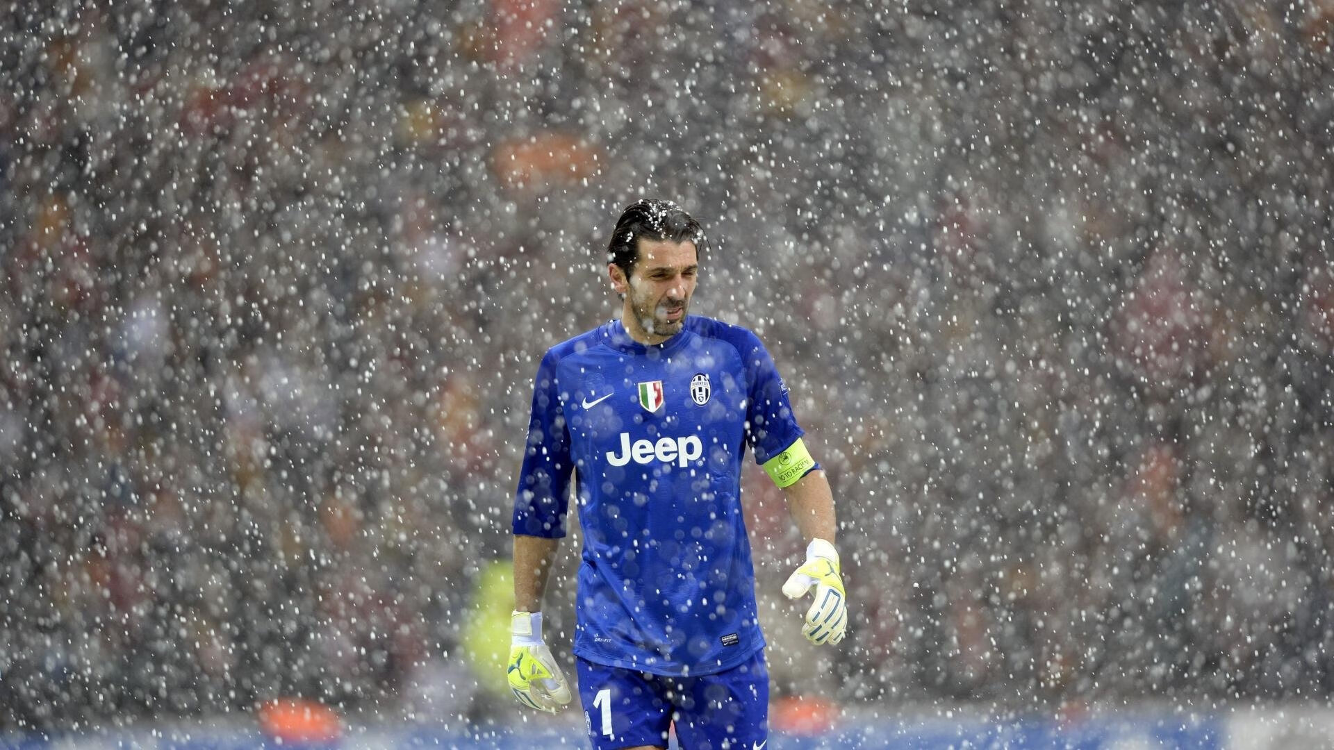 双线开战！F1新赛季揭幕战火花四溅，火箭队主场速胜爵士再添胜绩