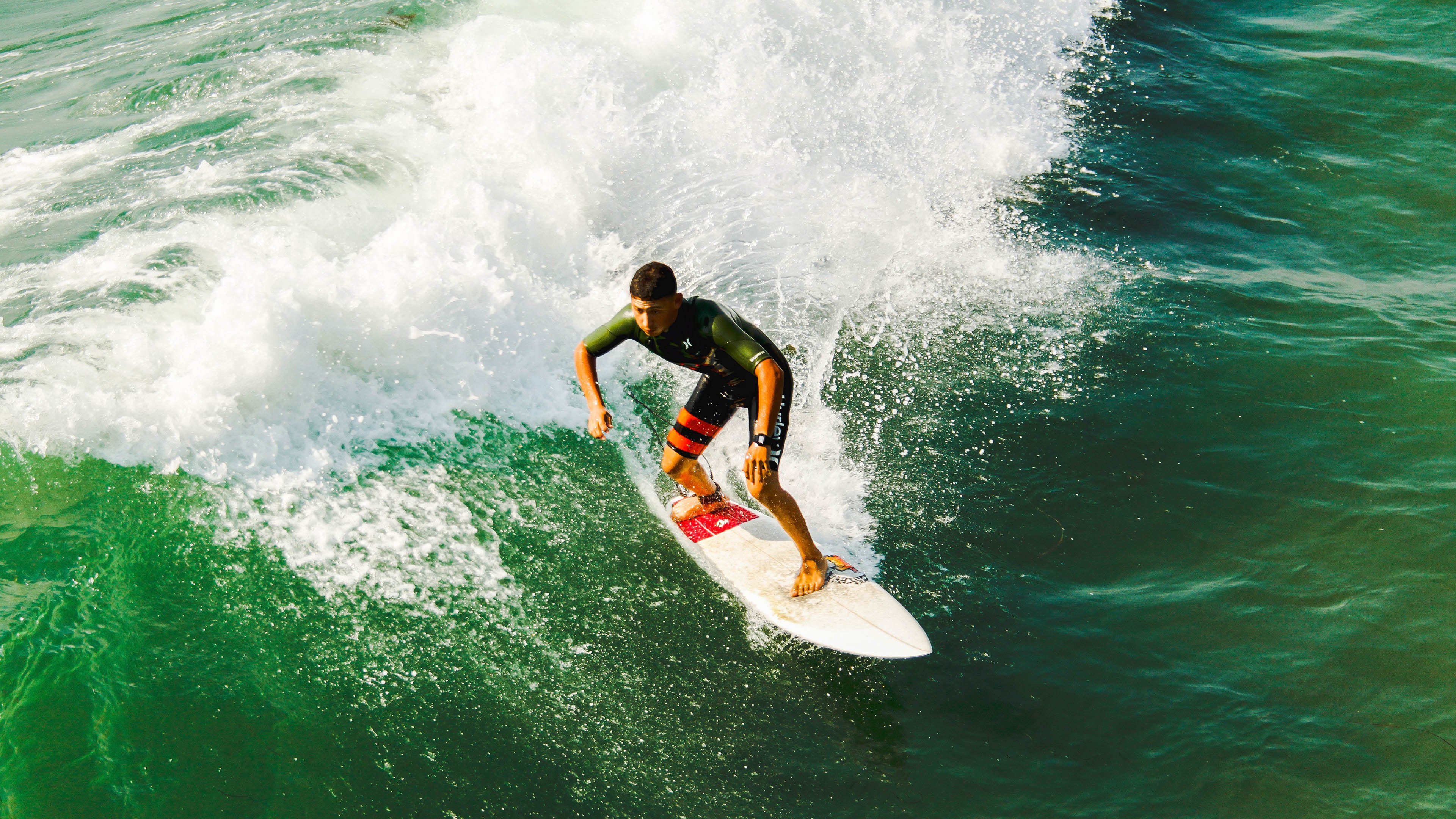 血统与荣耀，从拉各斯街头到波士顿花园，巴雷拉的篮球史诗